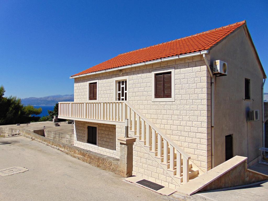 Apartment Baloevic Postira Bagian luar foto